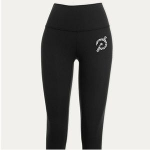 NWOT Peloton Lululemon Wunder Under High Rise Zebra 🦓 Capri Legging Sz 8